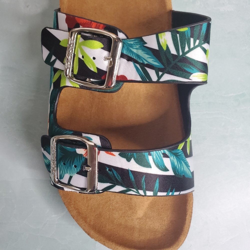 New! Floral Croc Embossed Buckle Sandals - Picture 7 of 7